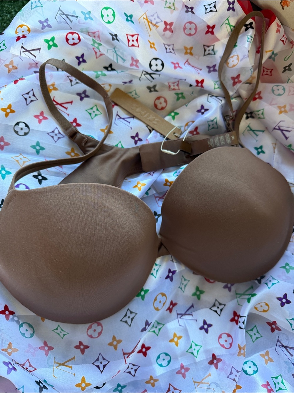 SKIMS Smooth Molded push up ,plunge bra,Brown